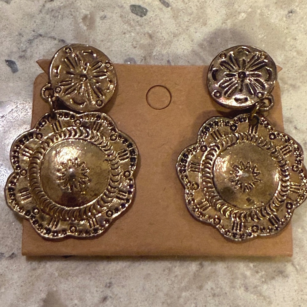 Vintage 80s Gold Metal Sunburst Floral Medallion Boho Statement Clip On Earrings